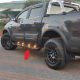 Trittbretter / Rockslider / Seitenschweller mit LED-Lichtern für Ford Ranger T6 T7 T8 2012 – 2023 Kohlenstoffstahl mit TÜV / ABE Teilegutachten